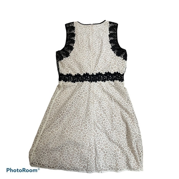 CeCe Black & White Sleeveless Floral Lace Eyelet Fit & Flare Dress Size 8 - Picture 6 of 6